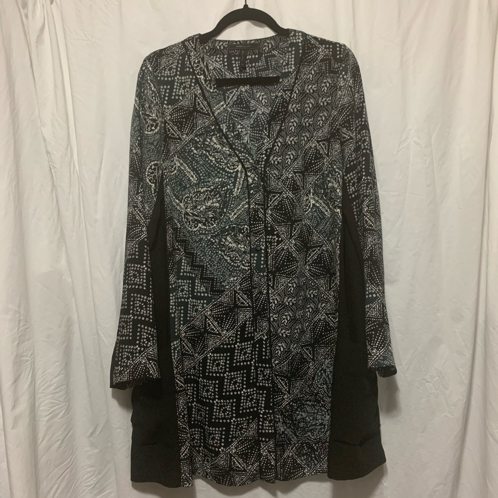 BCBGMaxAzria button up mini dress with pockets!